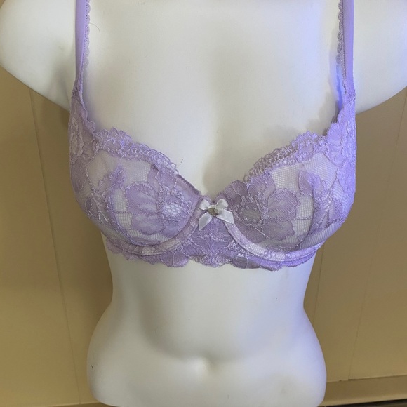 Victoria secret lined demi bra - Picture 2 of 6